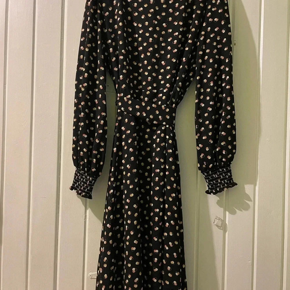 Max studio wrap around dress-medium NWT - Picture 3 of 10